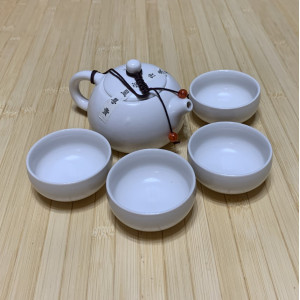 Набор для чаепития  из керамики на 4 персоны белый. Photo 2